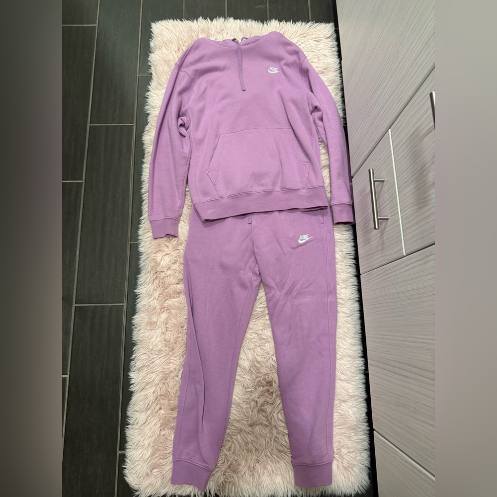 Nike Lavender hoodie/sweatpants set